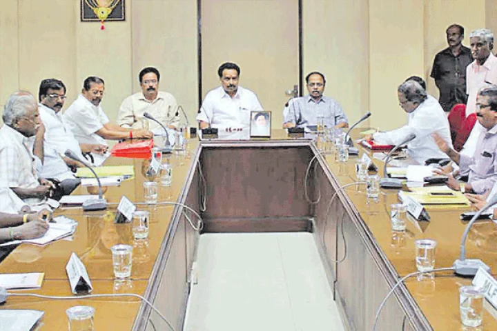 பேச்சுவார்த்தை தோல்வி: மே 15-ல் போக்குவரத்து தொழிலாளர்களின் வேலைநிறுத்தம் உறுதி