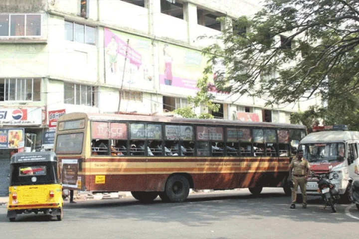 வேலைநிறுத்தம் தற்காலிக ஒத்திவைப்பு. நாளை முதல் பேருந்துகள் ஓடும்