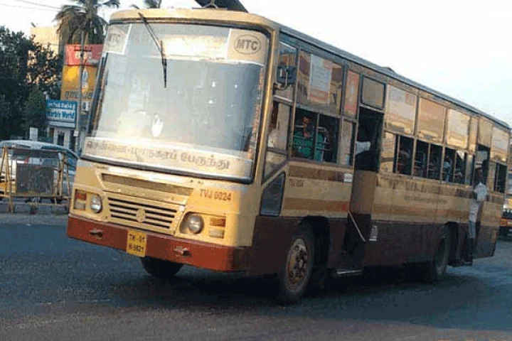 தமிழகம் முழுவதும் பேருந்துகள் ஓடுகிறது: இயல்பு நிலையும் திரும்பியது