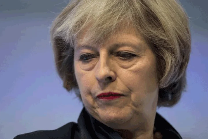 இங்கிலாந்து பொதுத்தேர்தல் முடிவு: பிரதமர் தெரஸா மே அதிர்ச்சி