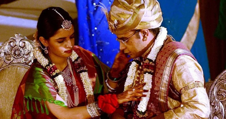 400 வருட சாபம் நீங்கி மைசூர் இளவரசி கர்ப்பம்!!