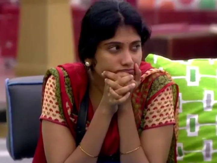 பிக்பாஸ் நிகழ்ச்சியில் இருந்து ஜூலி வெளியேற்றம்? - வீடியோ