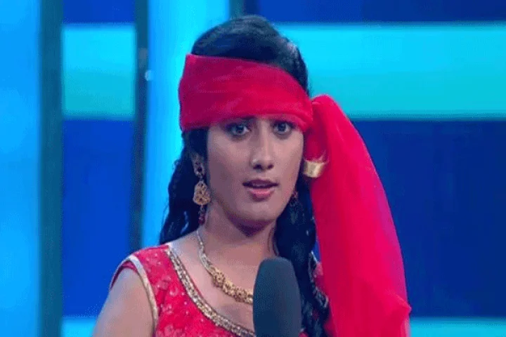 ஜல்லிக்கட்டு போராளி ஜூலியை பாத்திரம் கழுவ வைத்து கதற வைத்த பிக்பாஸ்