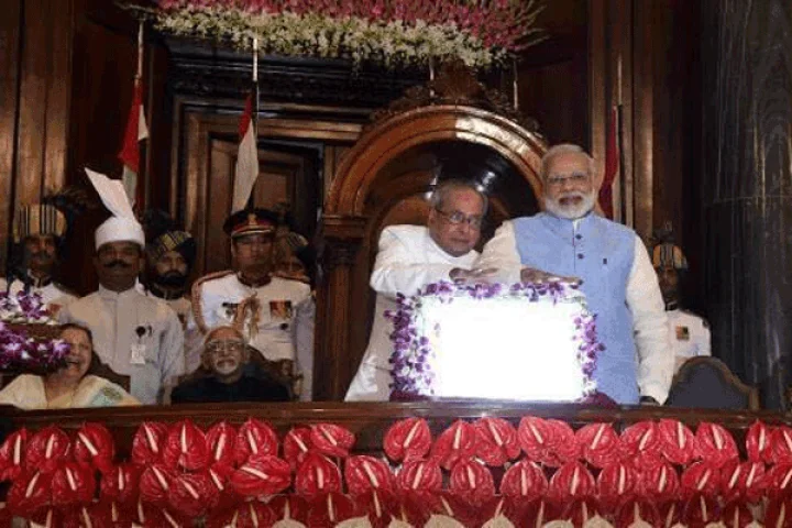 இந்த இரவில் புதிய அத்தியாயம் தொடங்கியுள்ளது: ஜிஎஸ்டியை தொடங்கி வைத்து பிரதமர் பேச்சு