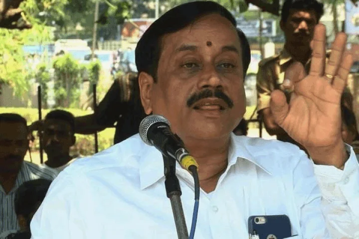 தினகரன் நீக்கம் ; கருத்து கூறிய ஹெச்.ராஜா : கட்டம் கட்டிய நெட்டிசன்கள்