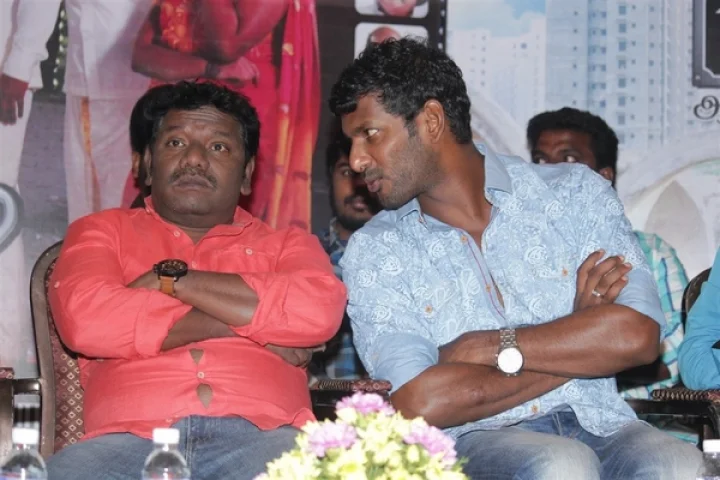 நடிகர் விஷால் முதலமைச்சராக நினைக்கிறார்: கருணாஸ் பொளேர்!