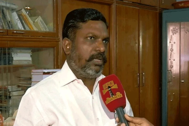 ரஜினியையும் வரவேற்கிறார், கமலையும் வரவேற்கிறார்! என்ன ஆச்சு இவருக்கு?