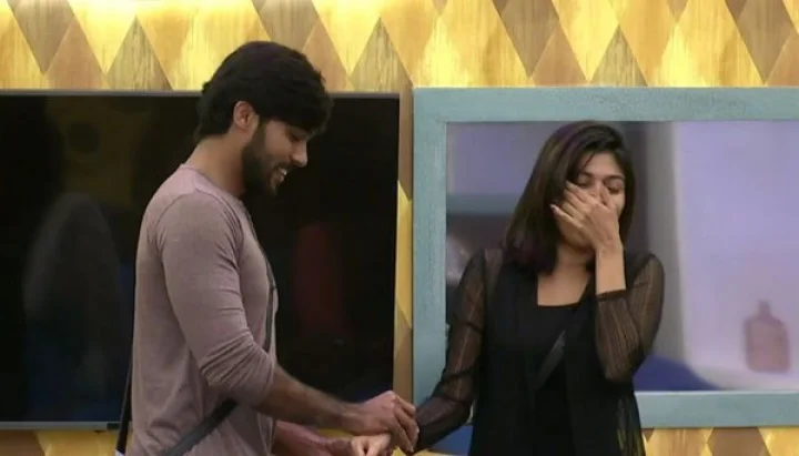 ஆரவை துவைச்சு காயப்போட்டு விடுவேன் - ஏன் கூறினார் ஜூலி?