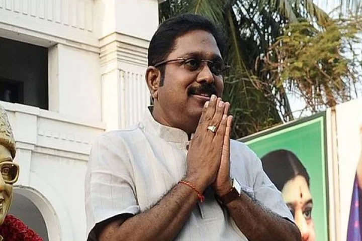 எனக்கு 122 எம்.எல்.ஏக்கள் ஆதரவு இருக்கின்றது! ஆட்சி அமைப்பேன்: தினகரன் அதிரடி