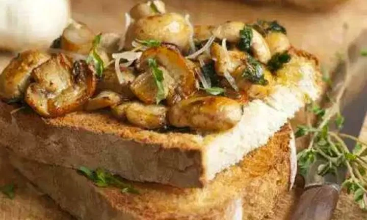 பாலக்கீரை காளான் பிரட் டோஸ்ட்