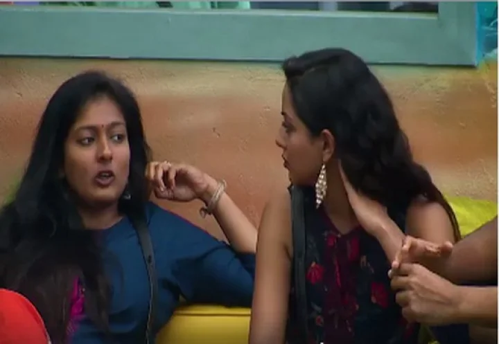 காயத்ரிக்கும் ரைசாவிற்கும் மோதல் - பரபர பிக்பாஸ்