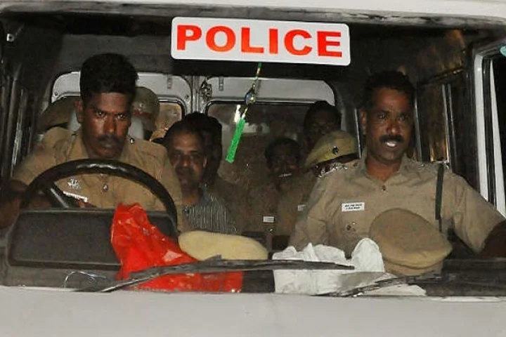 26 வருடங்களுக்கு பின் சிறையில் இருந்து வெளியே வந்தார் பேரறிவாளன்