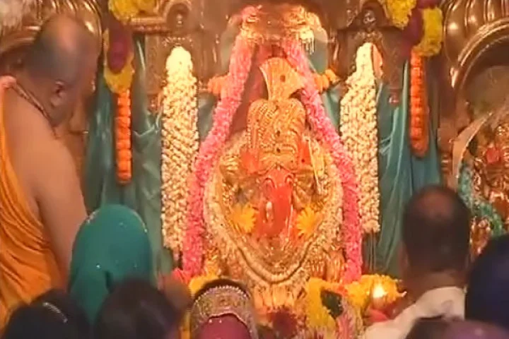 இன்று விநாயகர் சதூர்த்தி: மும்பை சித்திவிநாயகர் கோவிலில் குவிந்த பக்தர்கள்