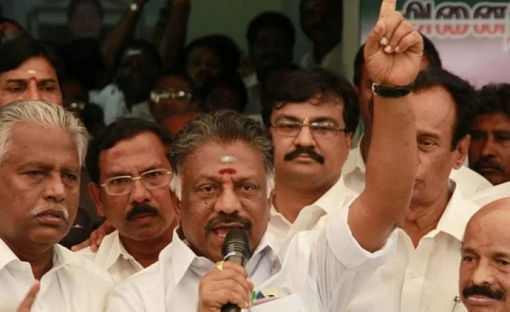 ஓபிஎஸ் உட்பட 11 பேர்தான் தகுதி நீக்கம் செய்யப்பட வேண்டும்; தினகரன் அணியினர் வாதம்