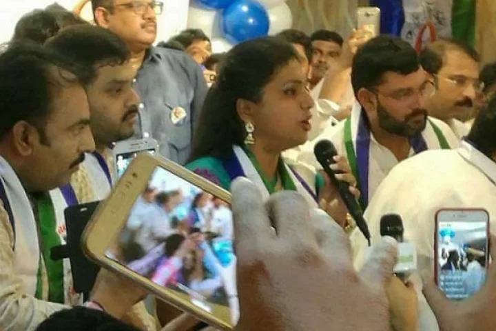 குவைத்தில் பிரபல நடிகை ரோஜா கைது?