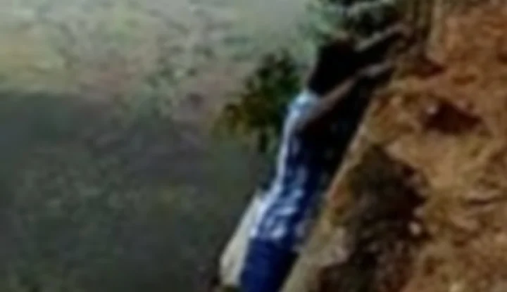 5,000 அடி உயரத்தில் இருந்து விழுந்த பக்தர்; பிரகாரத்தை சுற்றும் போது விபரீதம்: வீடியோ!!