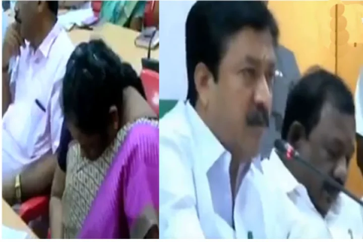 டெங்கு ஒழிப்பு ஆலோசனை கூட்டத்தில் ஆழ்ந்து தூங்கிய விழுப்புரம் எம்பி ராஜேந்திரன்