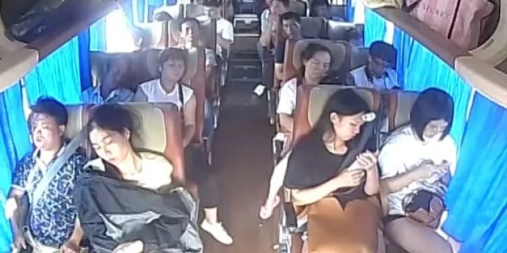 சீனாவில் விபத்து; சீட் பெல்ட் அணியாததால் நடந்த விபரீதம்: வீடியோ!!