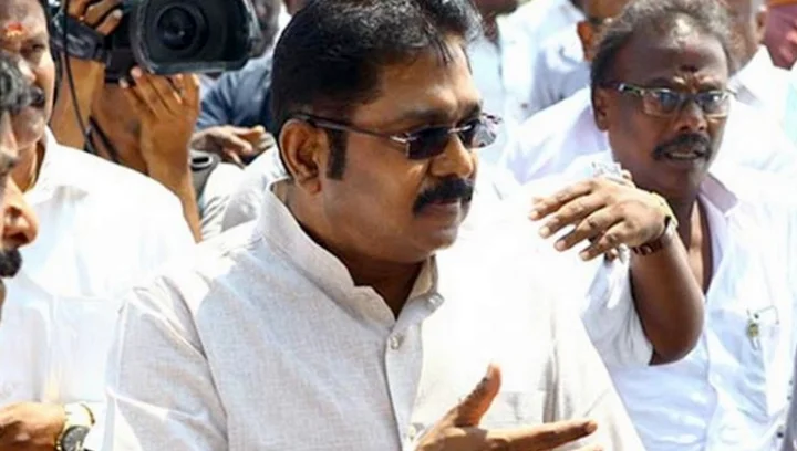 ஆர்.கே.நகரில் இரட்டை இலை தினகரனிடம் தோல்வி அடையும்; கருத்துக்கணிப்பில் தகவல்