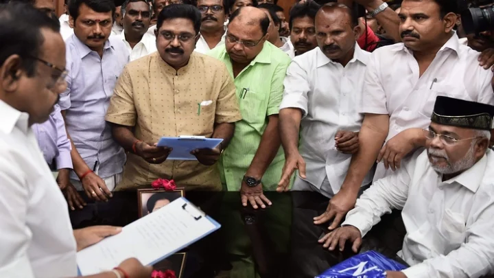 தினகரனிடம் கோரிக்கை வைத்த சபாநாயகர் தனபால்!