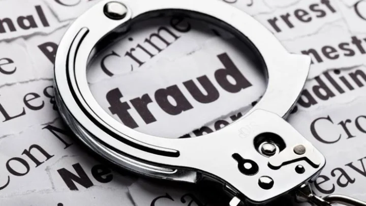 Four officers raid a gold merchant's shop in Byculla