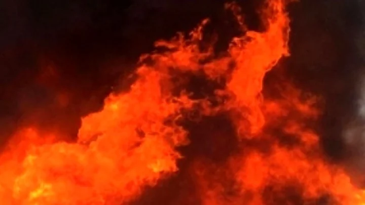 கும்மிடிப்பூண்டி அருகே பயங்கர தீ விபத்து!