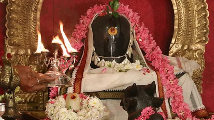 சிவனுக்கு உகந்த பிரதோஷ வழிபாடு...!