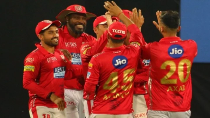 பிளேஆப் வாய்ப்பை தக்கவைக்குமா பஞ்சாப்? பெங்களூருவுடன் இன்று மோதல்