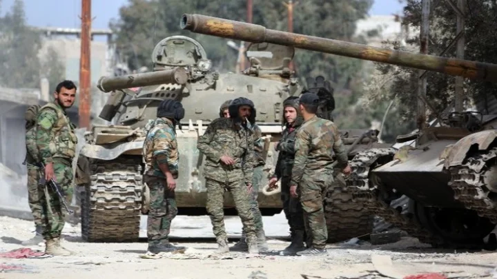 சிரியா ஐ.எஸ் பயங்கரவாதிகள் தாக்குதல்: 17 போராளிகள் பலி