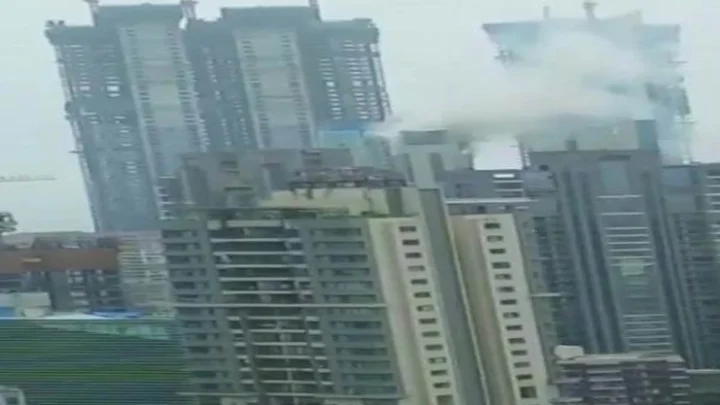 தீபிகா படுகோனே குடியிருப்பில் தீ விபத்து!