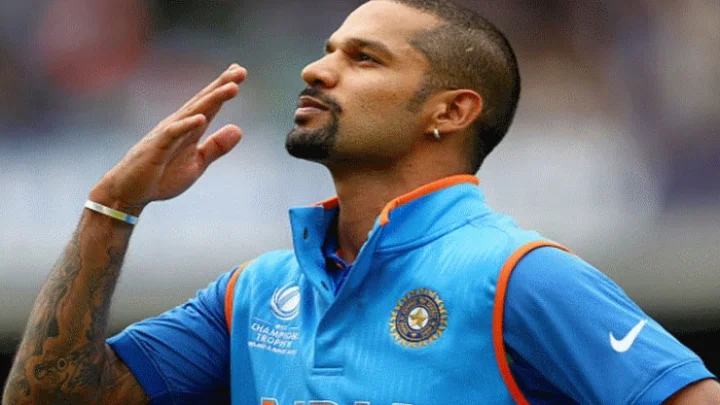 புல்லாங்குழலுடன் களமிறங்கிய தவான்