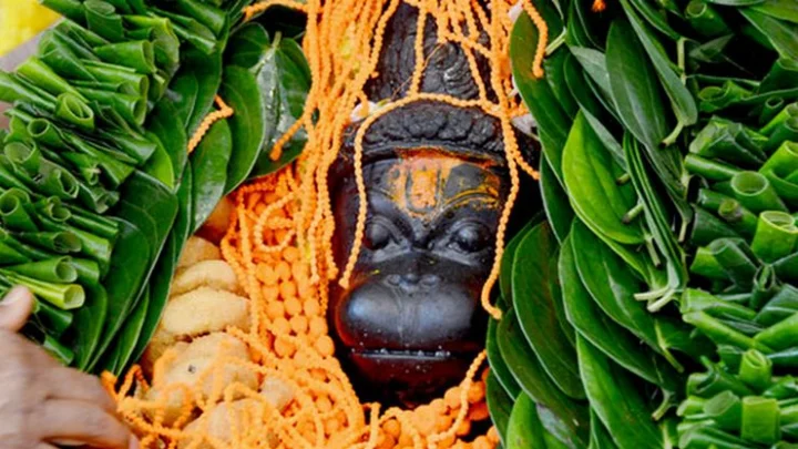 வெற்றிலை மாலை