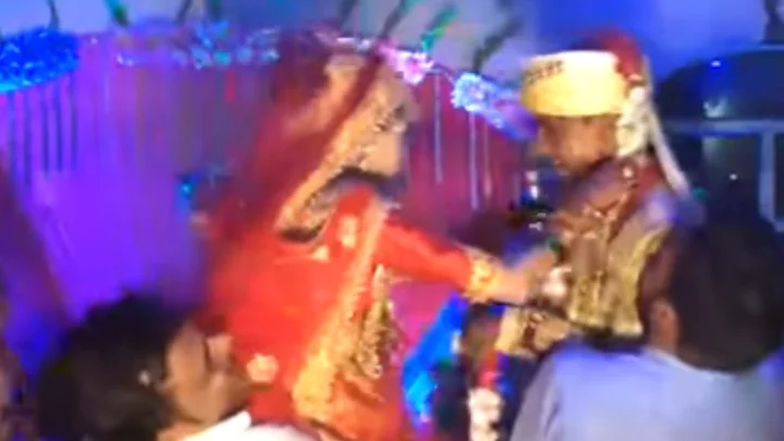 மணமேடையில் ஓங்கி அறைந்த மணப்பெண்: மணமகன் அதிர்ச்சி