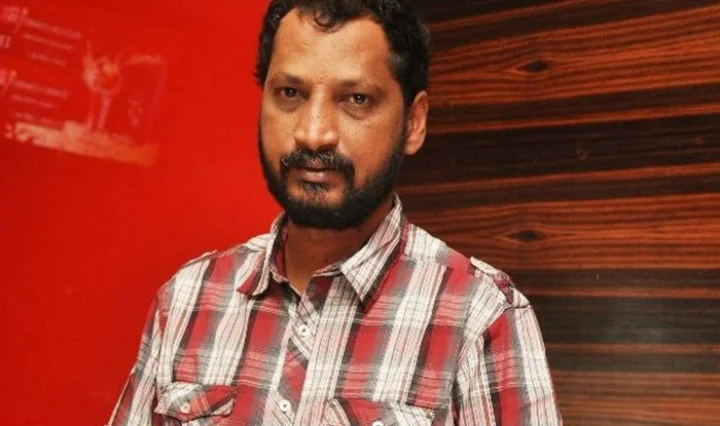 ஆனந்த யாழை மீட்டுகிறாய் - தாலாட்டிய கவிஞர் முத்துக்குமார்