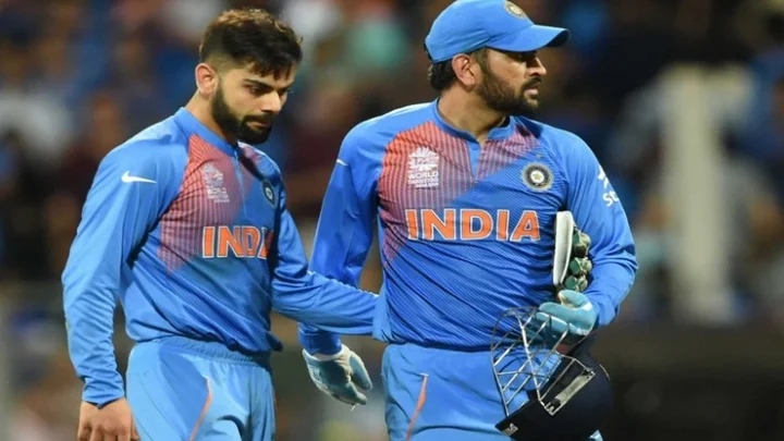 தோனியின் பேட்டிங்கை விமர்சிப்பது துரதிர்ஷ்டமானது: கோலி பதிலடி!