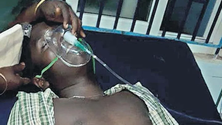 கோமாவுக்கு சென்ற மாணவனை பேசியே பிழைக்க வைத்த ஆசிரியர்கள்: சினிமாவை மிஞ்சும் நிஜசம்பவம்