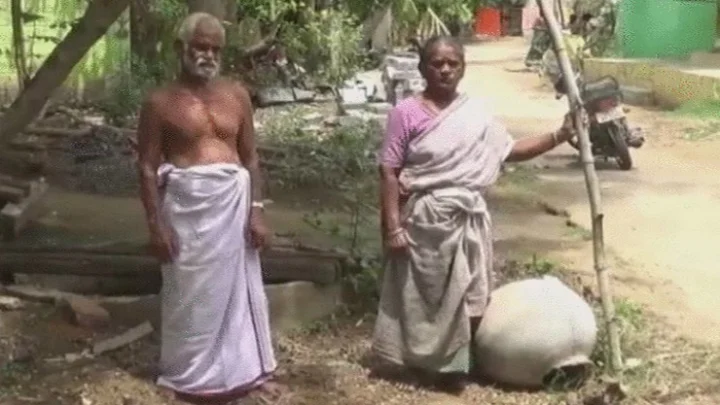 கைவிட்ட பிள்ளைகள் - தங்களுக்கான சவக்குழியைத் தோண்டிய பெற்றோர்