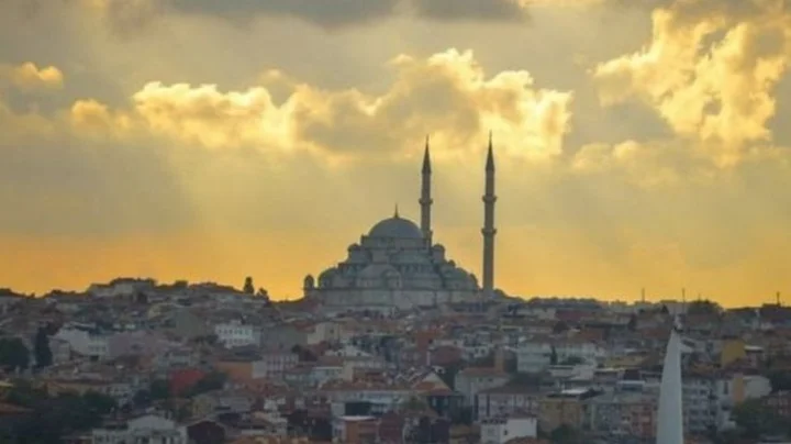 துருக்கி நாணய மதிப்பில் பெரும் சரிவு: அமெரிக்காவின் தலையீடு காரணமா?