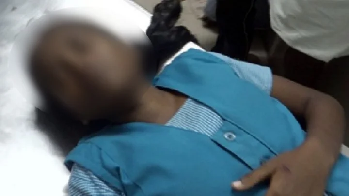 சகமாணவர்கள் முன் திட்டிய ஆசிரியர் - விரக்தியில் மாணவி தற்கொலை முயற்சி