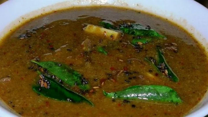 கறிவேப்பிலை மிளகு குழம்பு
