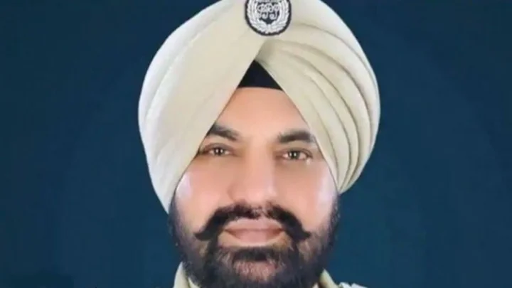 காவல் அதிகாரி