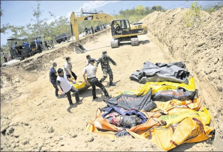 1200 கைதிகள் எஸ்கேப் - அதிர்ச்சியில் சிறைத் துறை அதிகாரிகள்