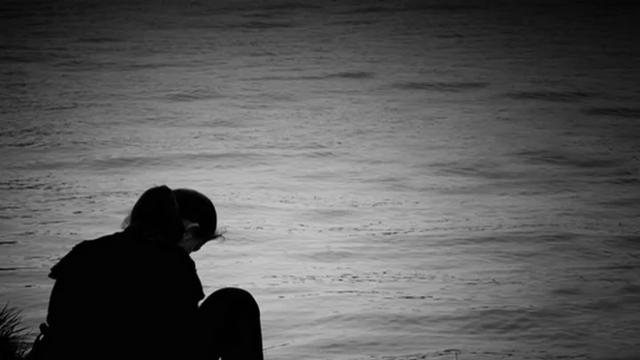 மாணவியர் விடுதிக்குள் புகுந்து தாக்குதல் நடத்திய மாணவர்கள்...