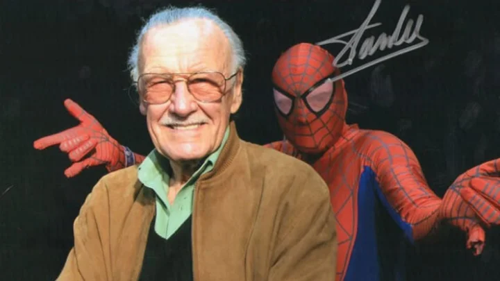 உலகப்புகழ் பெற்ற சூப்பர் ஹீரோக்களின் படைப்பாளி ஸ்டான்லீ காலமானார்.