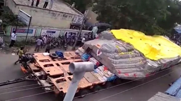 பெருமாள் சிலை