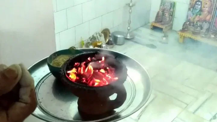 சாம்பிராணி தூபம் போடுவதால் கிடைக்கும் அற்புத பலன்கள்...!!