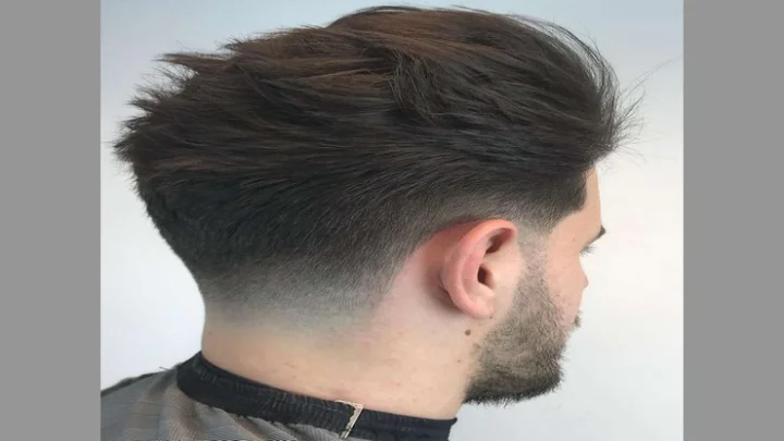 முடிவெட்ட 30 ஆயிரமா... அசந்துபோன கஸ்டமர்..