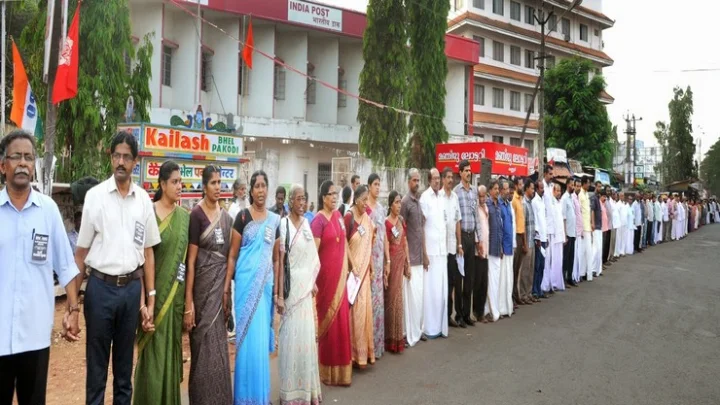 எழுவர் விடுதலைக்காக மனித சங்கிலி – பாமக எடுத்த நிலைப்பாடு !