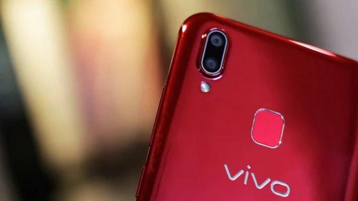 இவ்ளோ தானா? வியக்க வைக்கும் விவோ ஸ்மார்ட்போன் விலை!!!