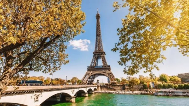 சென்னை - சிங்கப்பூருக்கு உலகின் செலவு மிகுந்த நகரங்கள் பட்டியலில் என்ன இடம்?